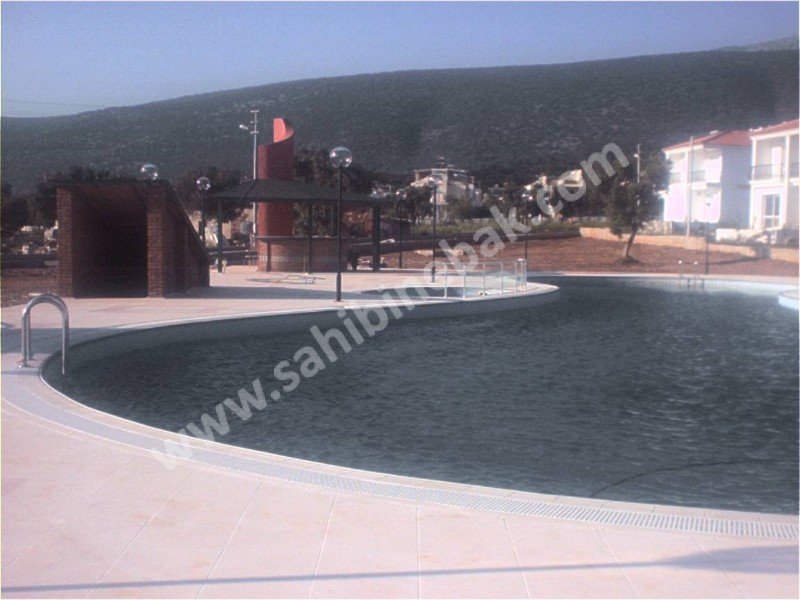 SAHIBINDEN 4+1 MUSTAKIL, SITE IÇINDE 400 M2 OZEL BAHÇELİ 250 M2 TRIPLEX VILLA