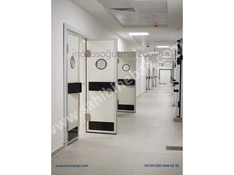 Cold room door systems
