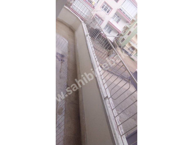 1. Kat oncephe cadde ustu golun yani sahibinden 3+1 kiralik daire