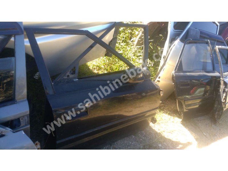 Mazda 323 hb sağ ön kapı