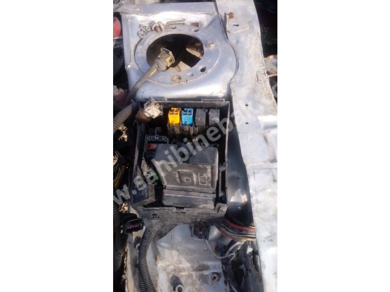 Peugeot 306 1.8 8valf otomatik şanzıman motor içi elektrik tesisatı