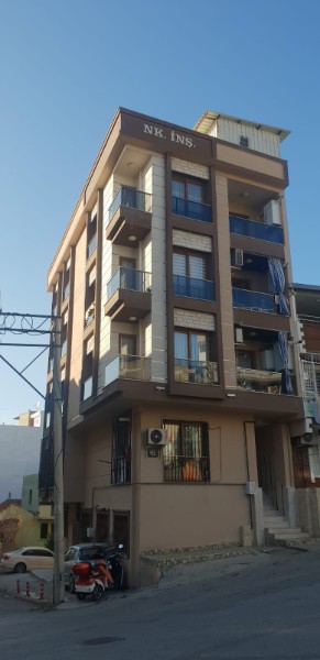 İzmir Buca Ufuk Mahallesin'de Sahibinden Satılık Yüksek Giriş 1+1 Daire 75 m2