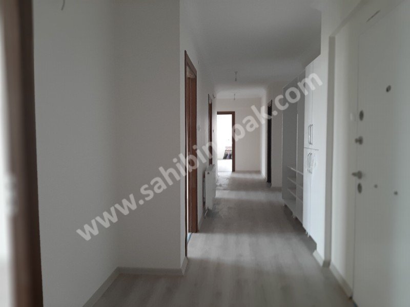 Ankara Polatlı Kurtuluş Mah. 3.Kat Satılık 4+1 Daire 212 m2