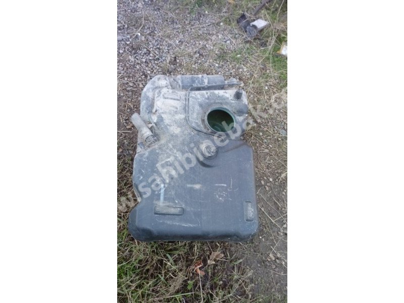 Ford fiesta 1.4 çıkma benzin deposu