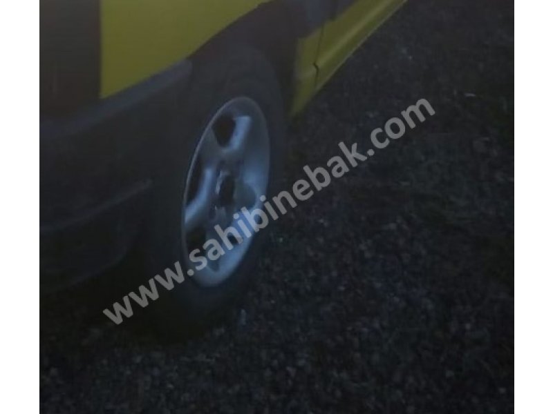 2002 citroen berlingo 1.9 çıkma sağ arka jant lastik