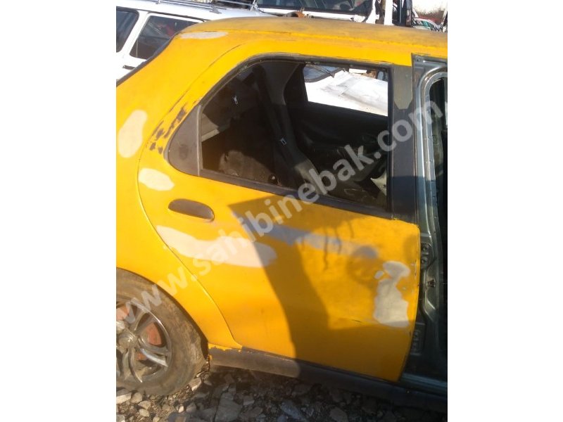 2006 fiat albea 1.4 çıkma sağ arka kapı