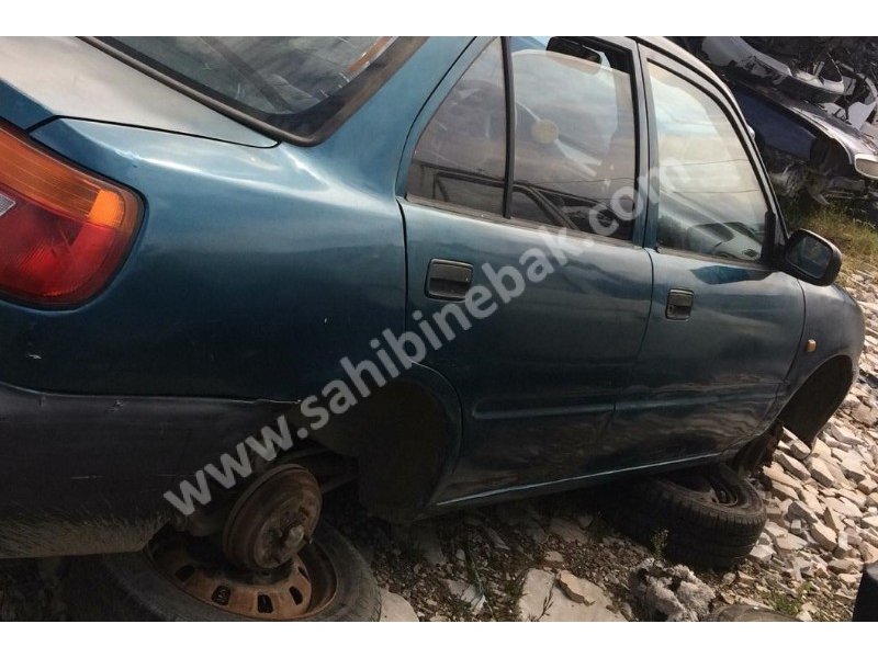 1999 daihatsu charade 1.5 16v çıkma sağ yan panel