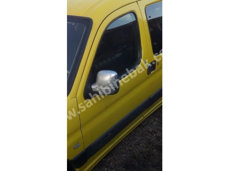 2002 citroen berlingo 1.9 çıkma sol ön dolu kapı