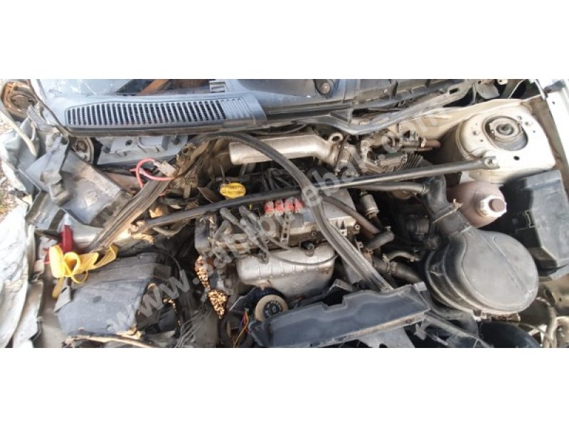 2001 renault megane 1 1.6 8v çıkma motor aksamı