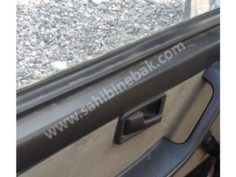 1996-2001 fiat uno 70ie çıkma sol arka kapı kolçağı