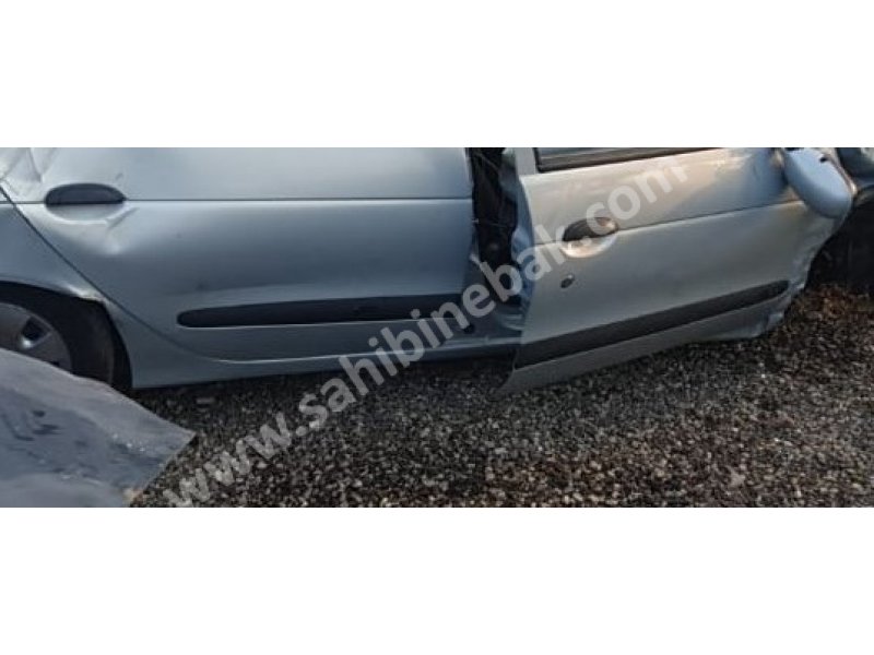 2001 renault megane 1 1.6 8v çıkma sağ yan panel