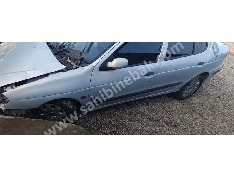 2001 renault megane 1 1.6 8v çıkma sol yan panel