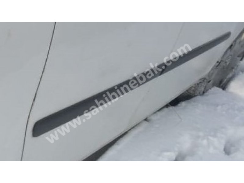 2008 skoda roomster 1.4 dizel çıkma sağ takım kapı bandı