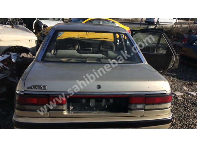 1992 model mazda 626 çıkma bagaj kapağı