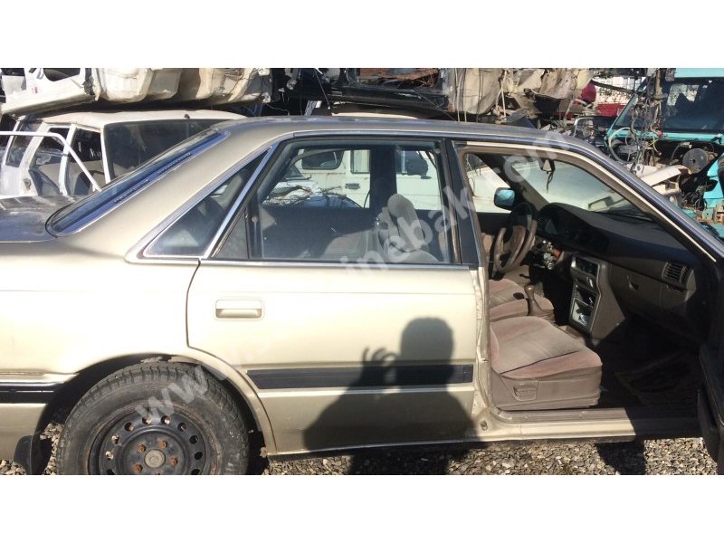 1992 model mazda 626 çıkma sağ arka kapı