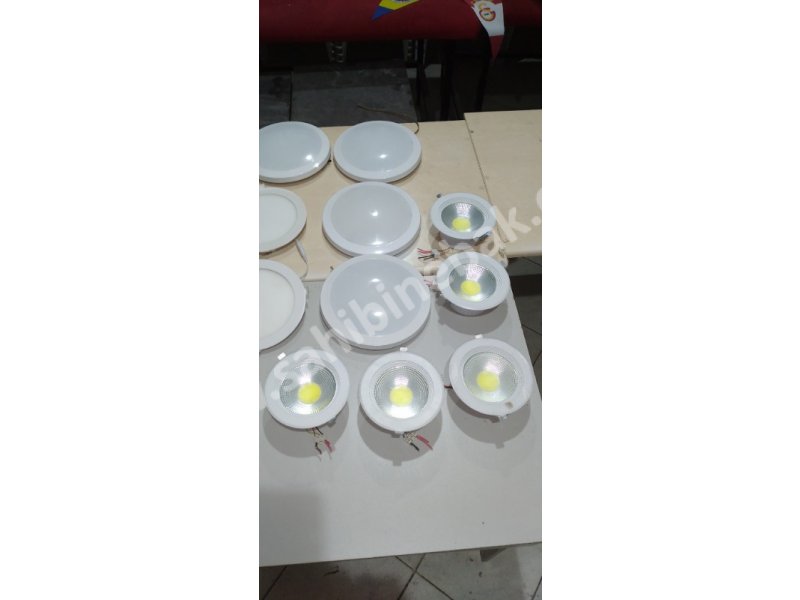 Tavan pervanesi  ve  led lambalar