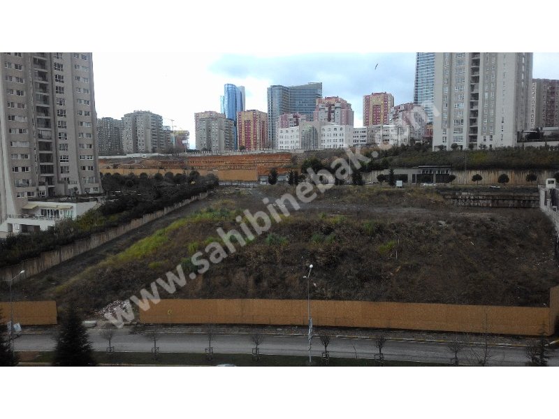 ATAŞEHİRDE SİTE İÇİNDE PARK VE CADDE MANZARALI SATILIK 3+1 DAİRE 145 M2