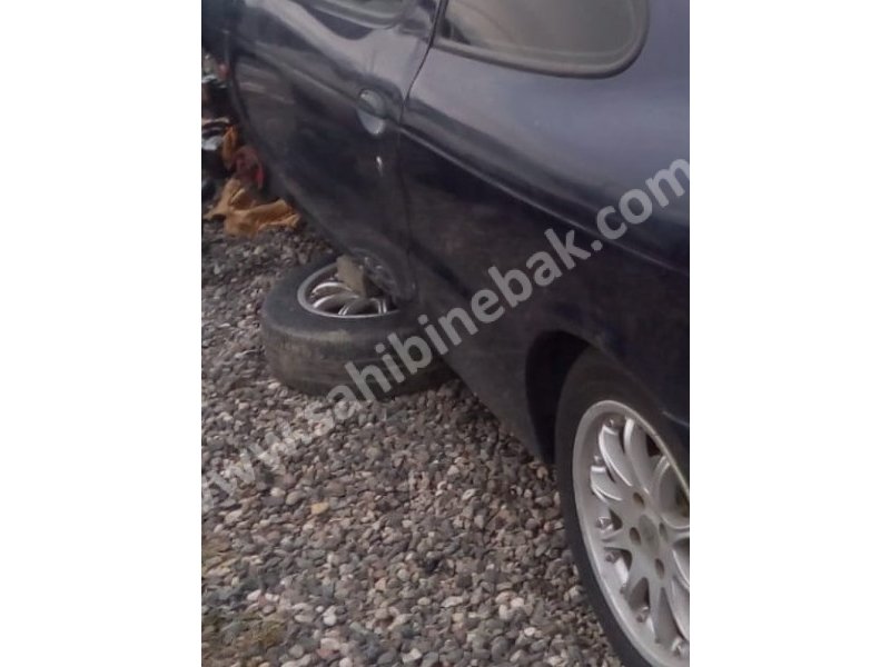 1998 renault megane 1 coupe 1.6 8v çıkma sol yan panel