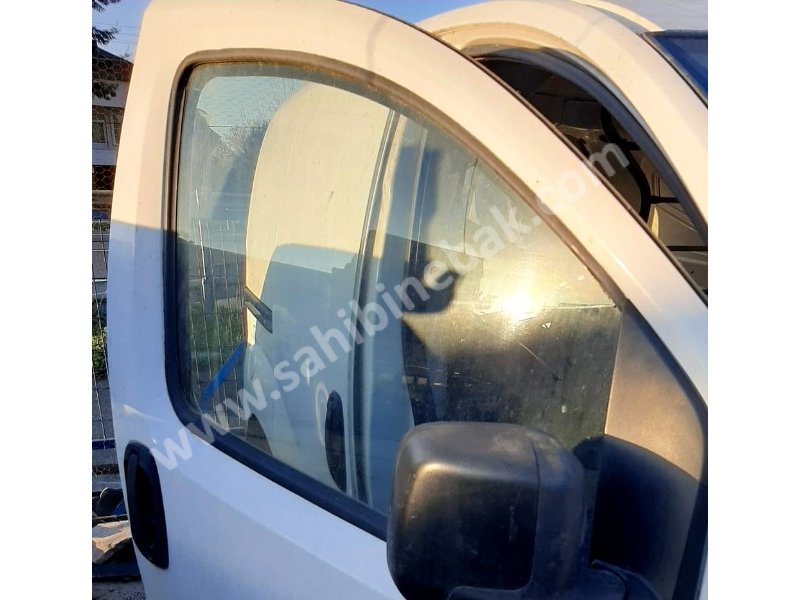 2009 peugeot bipper 1.4 hdi çıkma sağ ön kapı camı