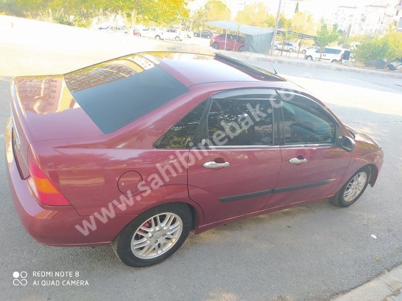 Ford focus 2001 ghia en dolusu