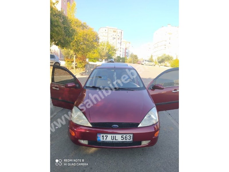 Ford focus 2001 ghia en dolusu