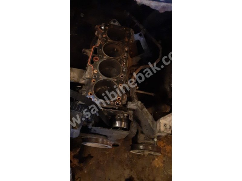 Mazda 626 1.6 çıkma yarım motor