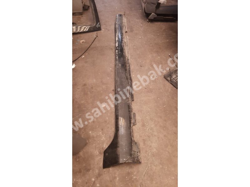 2010-2014 volvo s60 çıkma sağ marşbiyel plastik kaplama