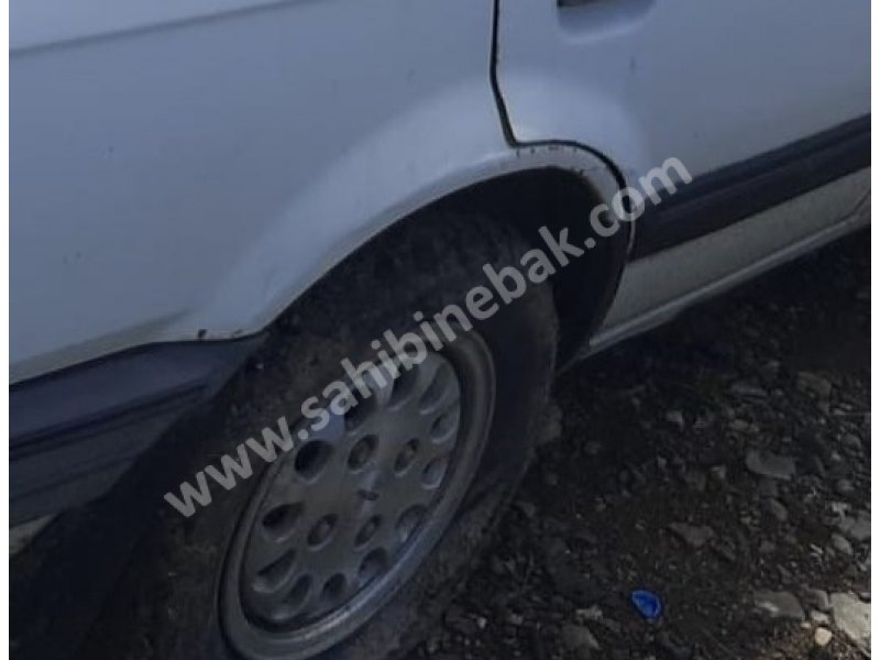 1988 mazda 323 1.6 çıkma sağ arka jant lastik