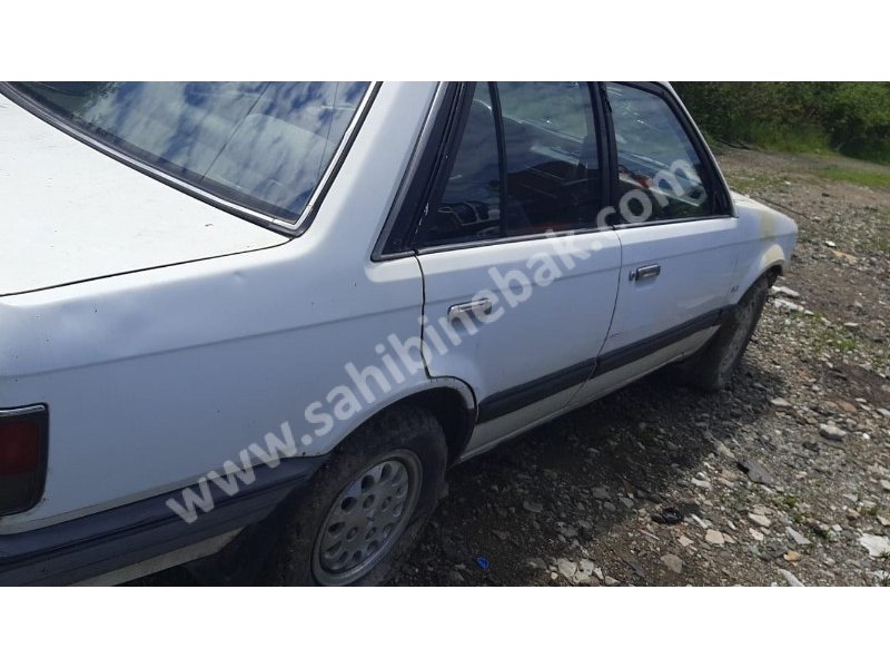 1988 mazda 323 1.6 çıkma sağ yan panel