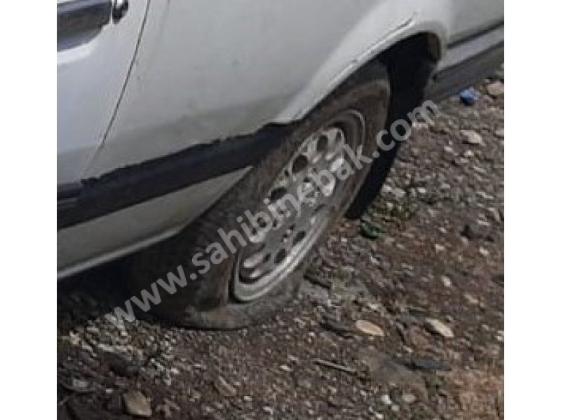 1988 mazda 323 1.6 çıkma sol arka jant lastik