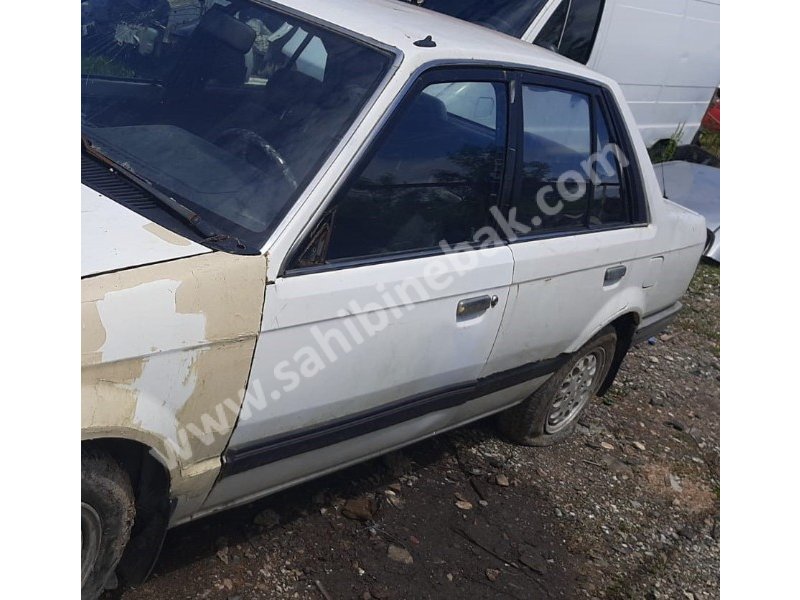 1988 mazda 323 1.6 çıkma sol takım dolu kapı