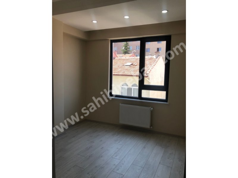 TEPEBAŞI ÜMİT HASTANESİ YAKININ'DA SAHİBİNDEN 3+1 SATILIK 3. KAT DAİRE 120 M2