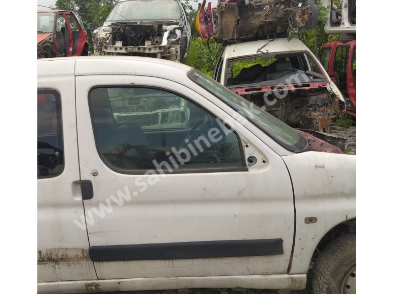 1999 model peugeot partner 1.4 çıkma sağ ön kapı