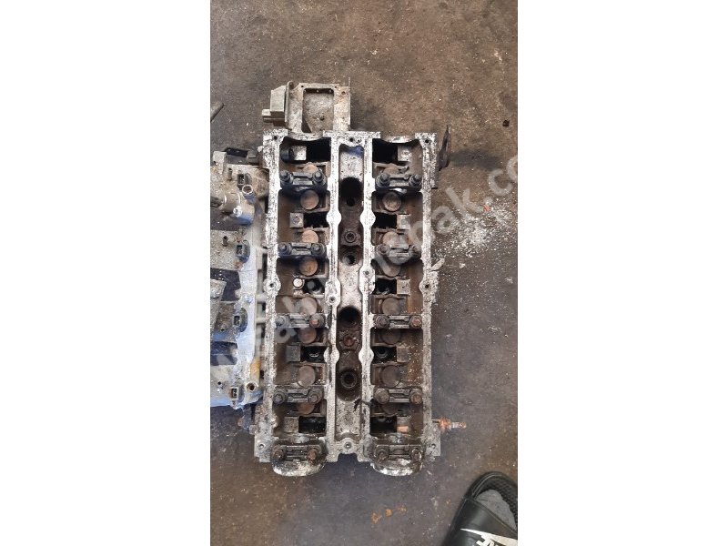 Ford escort 16v çıkma 1.6 motor silindir kapağı