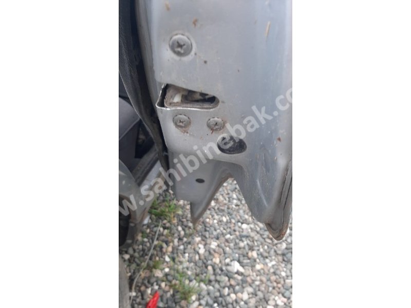 Hyundai excel çıkma sağ arka kapı kilidi