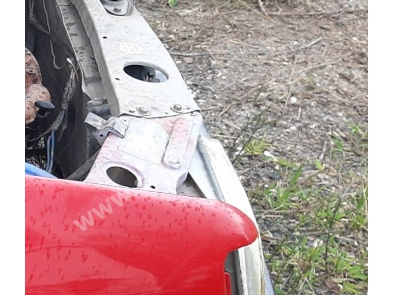 Peugeot 205 çıkma ön panel demiri