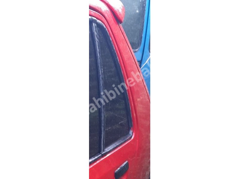 Peugeot 205 çıkma sol arka kelebek camı