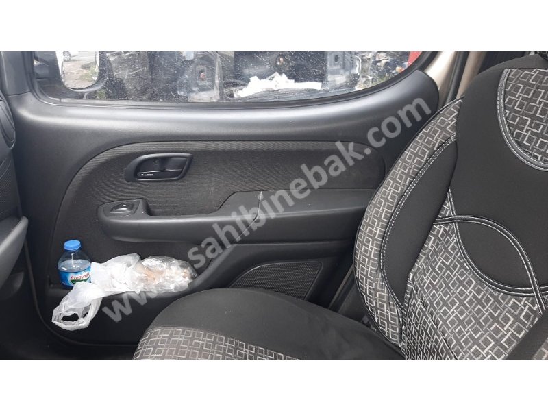 2011 fiat doblo sökme sağ ön kapı döşemesi