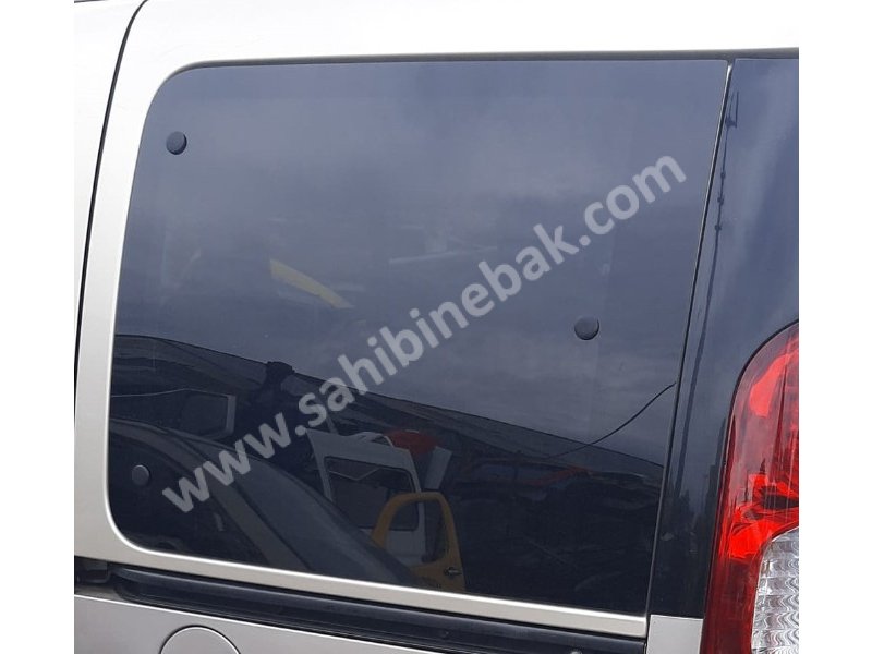 2011 fiat doblo çıkma sol çamurluk camı