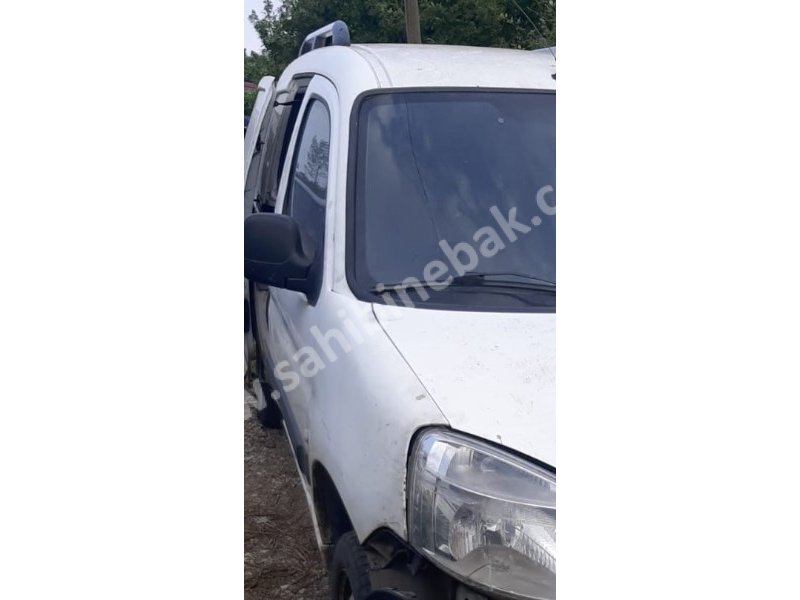 2006 model peugeot partner 1.9 çıkma sağ ön kapı