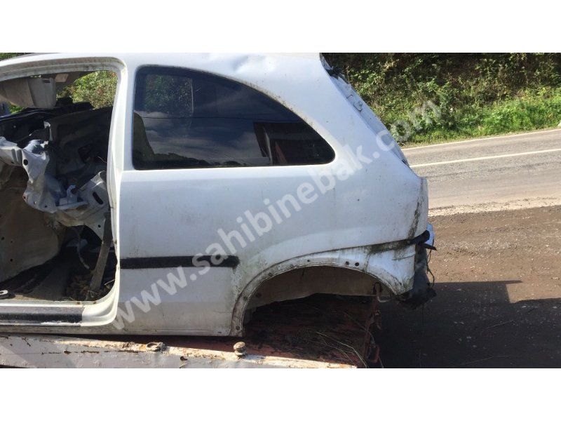 OPEL CORSA C SOL ARKA ÇAMURLUK