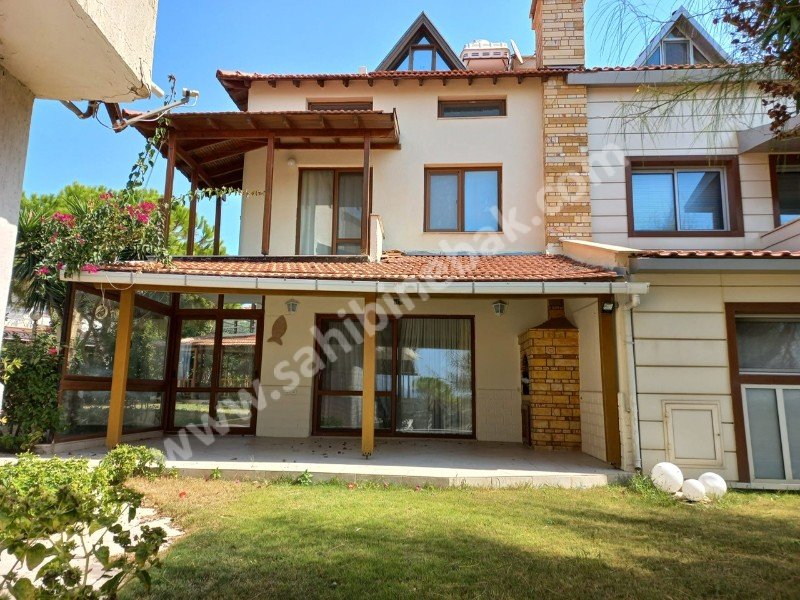 İzmir Çeşme Çiftliköyün'de Satılık 4+1 Müstakil Yazlık 110 m2