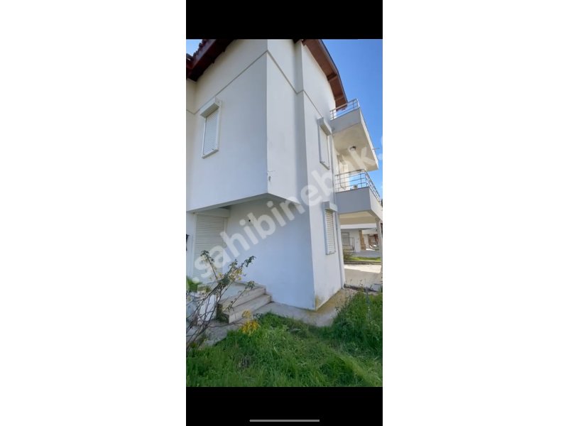 Ayvalık Altınova Mah. Satılık 5+1 villa denize 50 m2
