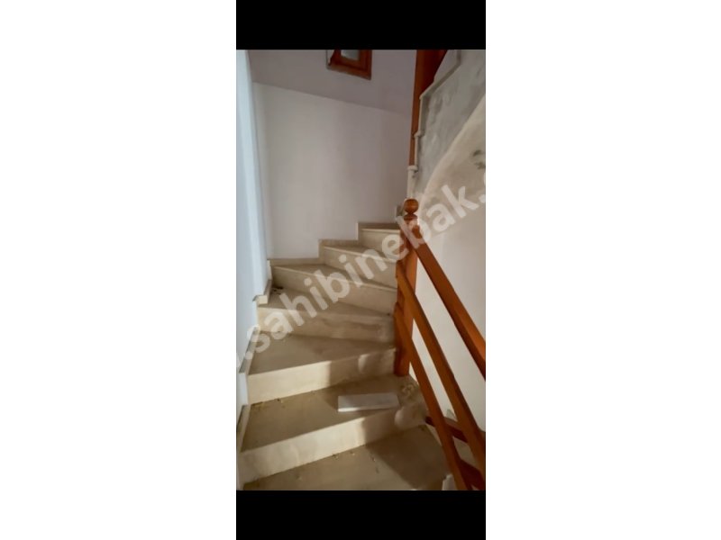 Ayvalık Altınova Mah. Satılık 5+1 villa denize 50 m2