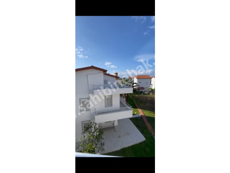 Ayvalık Altınova Mah. Satılık 5+1 villa denize 50 m2