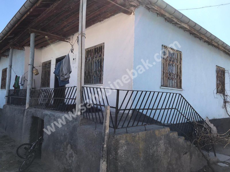 AKSARAY YEŞİLOVA KÖSELİDE SATILIK BAHÇE VE 3+1 EVİ