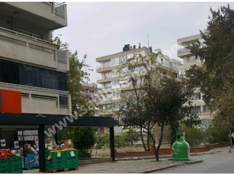 İzmir Bornova'da Satılık 3+1 Daire