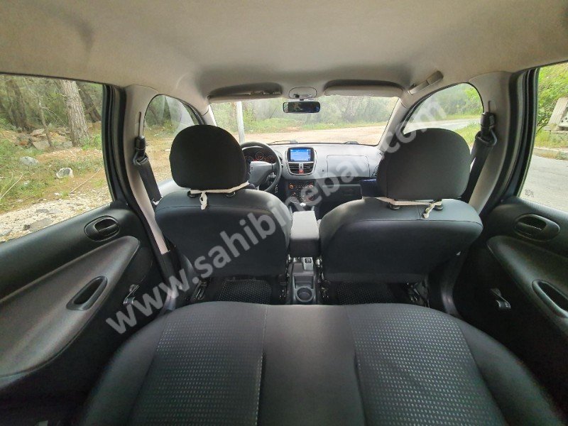 SATILIK 2010 MODEL PEUGEOT 206+ NAVİGASYONLU 83 BİN KM DE