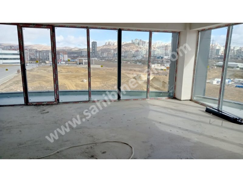 ANKARA YENİMAHALLE MEHMET AKİF ERSOY CADDE ÜZERİN'DE SATILIK 82 M2 OFİS