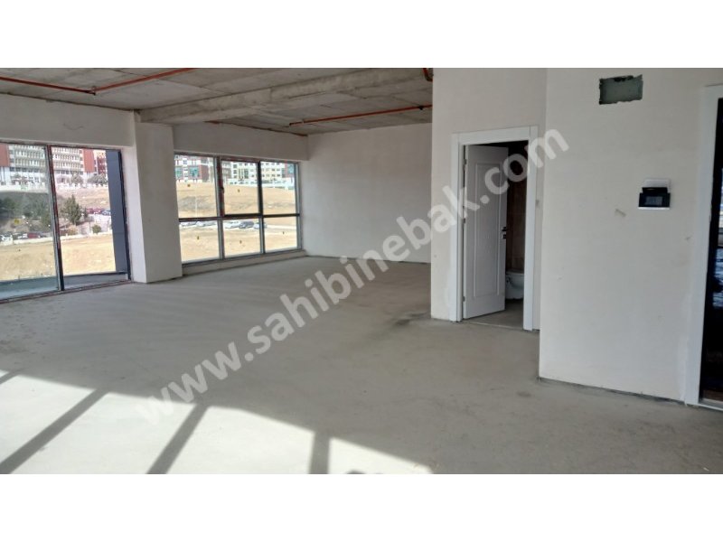 ANKARA YENİMAHALLE MEHMET AKİF ERSOY CADDE ÜZERİN'DE SATILIK 82 M2 OFİS